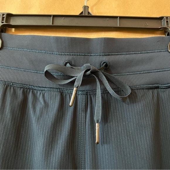 Lululemon | NWT Dance Studio Crop II (Unlined 20") Pants Nocturnal Teal Size 2 - Picture 8 of 15